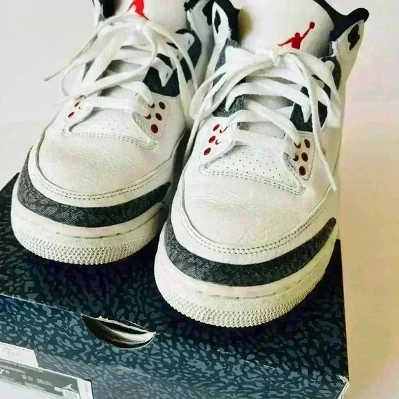 Air Jordan 3 SE Retro Denim Fire Red Sneakers - Picture 8 of 11